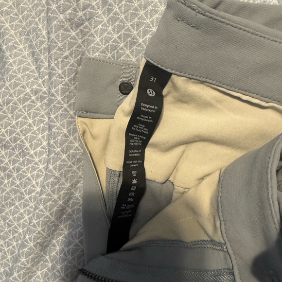 Commission Classic-Tapered Golf
Pant 32" length Rhino Grey Size 31 waist - Picture 3 of 5